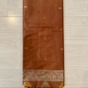 Beautiful Indian silk saree in Tan / Gold / Silver combination - unused!